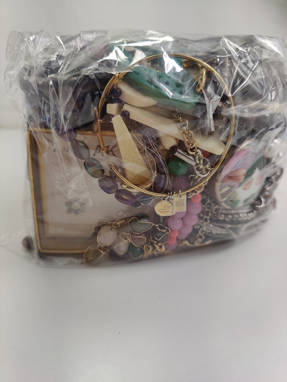 2 Lb 14.2 Oz Mixed Jewelry Craft Repair Parts Lot Beads Gemstones Pearls Shell - Picture 7 of 11